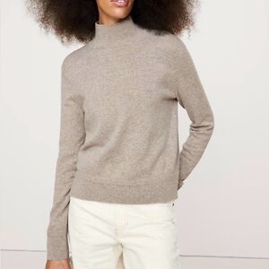 Banana Republic Fine Italian Yarn Merino Sweater M